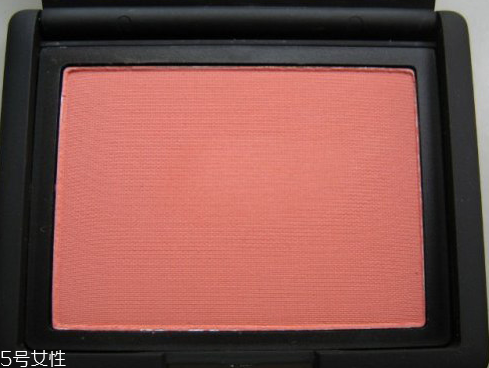 nars腮紅哪個(gè)色系顯白？nars腮紅全試色