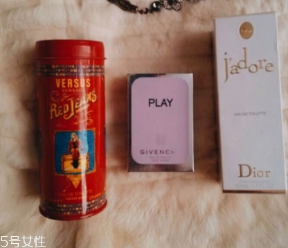 紀(jì)梵希和范思哲誰高檔？范思哲真正的奢侈品