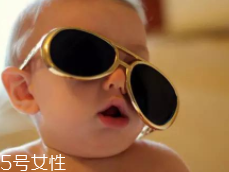 Jasper戴墨鏡，這樣扮酷讓孩子更自信！