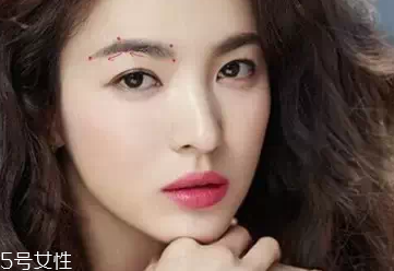 自然系彎眉怎么畫？弱化眉峰是重點
