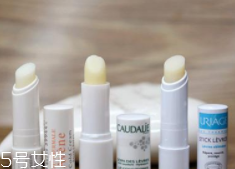 潤(rùn)唇膏能用多長(zhǎng)時(shí)間？打開后只能用3個(gè)季度