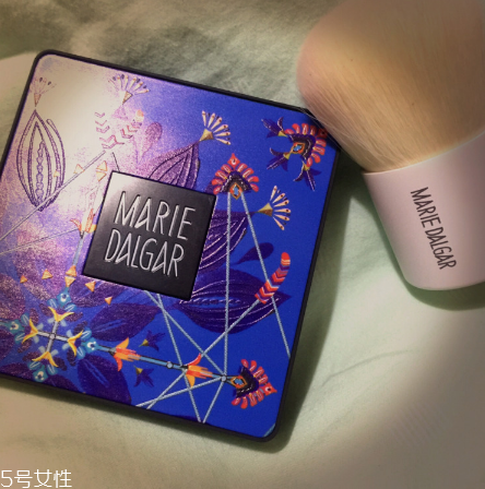 瑪麗黛佳蜜粉餅好用嗎？性價比較高的國產(chǎn)化妝品