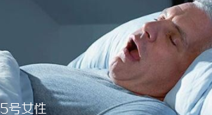 睡覺時(shí)打鼾怎么辦？謹(jǐn)防嚴(yán)重時(shí)猝死