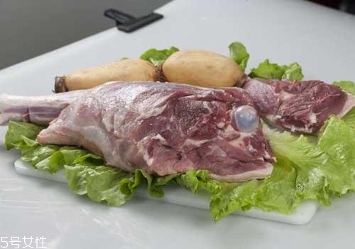 凍了一年的肉能吃嗎？請謹慎食用