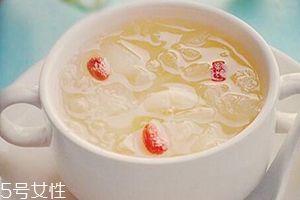 銀耳蓮子湯什么時(shí)候喝最好？時(shí)間上有講究