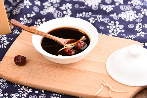 紅糖顏色越深越好嗎？黑糖姜茶和紅糖姜茶哪個好？