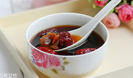 赤砂糖就是紅糖嗎？教你辨別真假紅糖