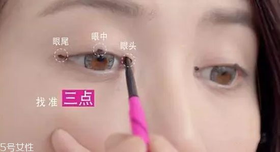 怎樣減少畫眼線的傷害？新手畫眼線的技巧圖解