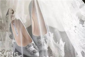 manolo blahnik是奢侈品嗎？大牌女星最熱衷的高跟鞋