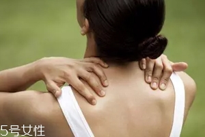 肩膀痛是肝癌信號(hào)嗎？反復(fù)不見好要警惕