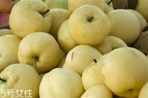梨子黑心了能吃嗎？黑心梨吃了會(huì)怎么樣？