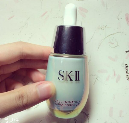 sk2小燈泡和小銀瓶哪個好？sk2小燈泡使用測評