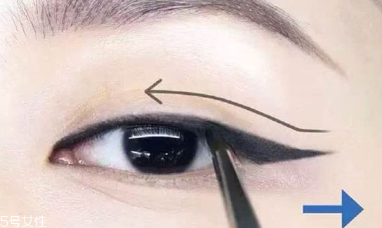 新手適合眼線液還是眼線筆？史上最全眼線誤區(qū)