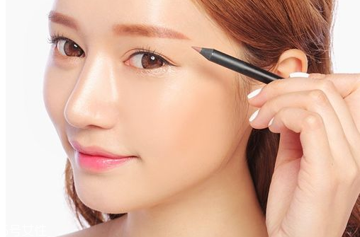 內(nèi)眼線會傷眼睛嗎？九種可愛的眼線畫法