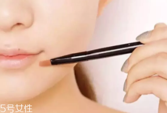 粉底先還是遮瑕先？最好先用粉底液