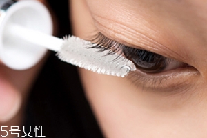 睫毛增長(zhǎng)液會(huì)反彈嗎？害怕重新變短
