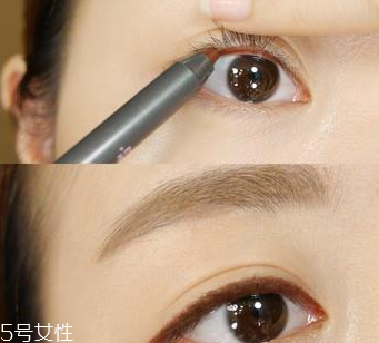 初學(xué)者怎么畫(huà)眼線好？教你如何正確畫(huà)完整眼妝