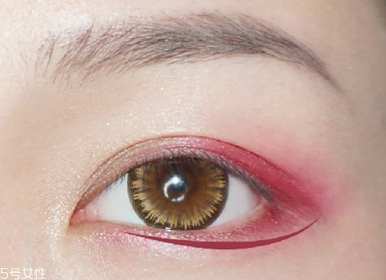如何畫出完美眼線？一分鐘學(xué)會四種眼線畫法