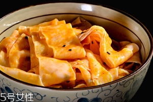 阿寬四川鋪蓋面好吃嗎？真實的試吃體驗
