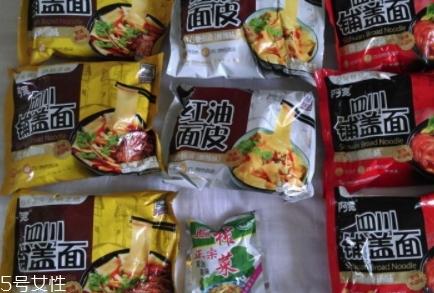 阿寬四川鋪蓋面好吃嗎？真實(shí)的試吃體驗(yàn)