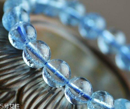 海藍(lán)寶是越透越好嗎？它是海水的化身