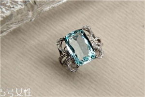 海藍(lán)寶是越透越好嗎？它是海水的化身
