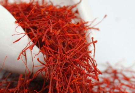 藏紅花泡腳會不會上火？藏紅花性平和一般不上火