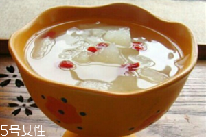 冰糖雪梨是熱喝還是涼喝好？冰糖雪梨怎么做？