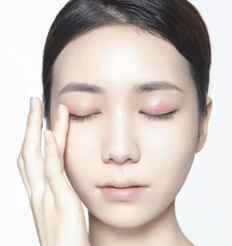 眼影怎么畫會自然好看？眼影顏色這樣搭配最好看