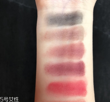 zoeva眼影多少錢？zoeva queens guard眼影盤試色