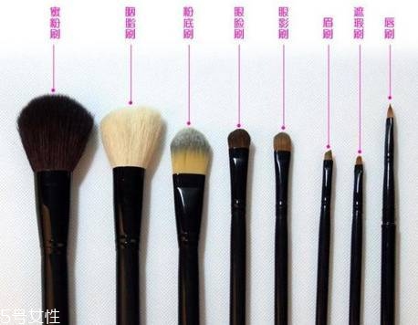 如何清洗化妝刷？眼影刷的選擇與使用方法