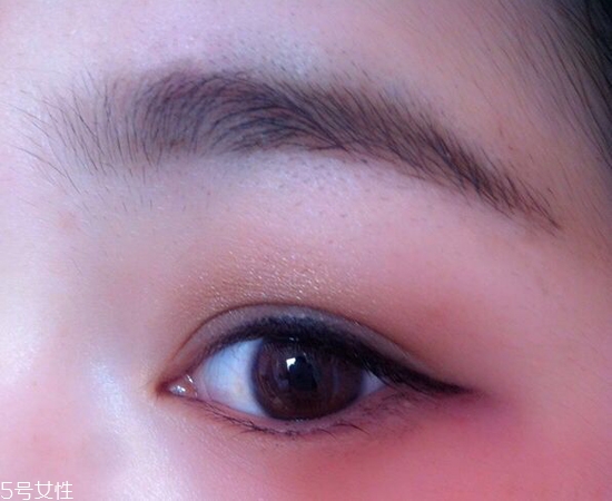 內(nèi)雙怎么畫(huà)眼線？?jī)?nèi)雙眼皮畫(huà)眼妝技巧