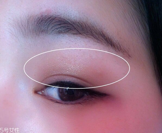 內(nèi)雙怎么畫(huà)眼線？?jī)?nèi)雙眼皮畫(huà)眼妝技巧