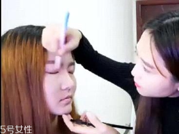 內(nèi)雙怎么畫(huà)眼線？?jī)?nèi)雙眼皮畫(huà)眼妝技巧