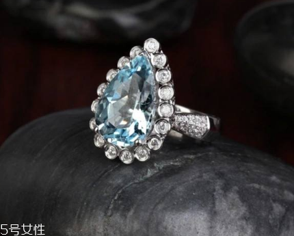 海藍(lán)寶會(huì)越戴越藍(lán)嗎？神奇的海水寶石
