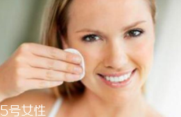 卸妝油哪種成分最好？3種類(lèi)型任君挑選