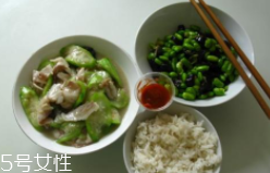 飲食護(hù)膚究竟有沒有效？不挑食才護(hù)膚