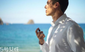男士香水什么時候噴最好？出門前二十分鐘