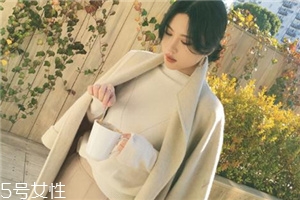 大衣會(huì)越穿越大嗎？一定要注意這幾個(gè)壞習(xí)慣