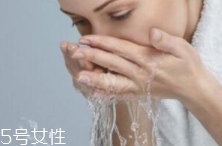 潔面乳和洗面奶是一種產(chǎn)品嗎？洗面奶適合干皮