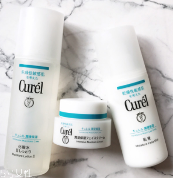 Curel乳霜早晚都能用嗎？夜間用最好