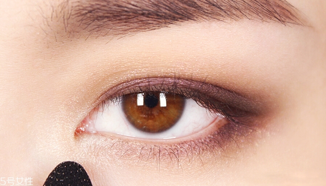 西柚色眼影怎么畫？教你畫高冷女神妝容
