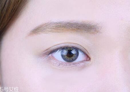 西柚色眼影怎么畫？教你畫高冷女神妝容