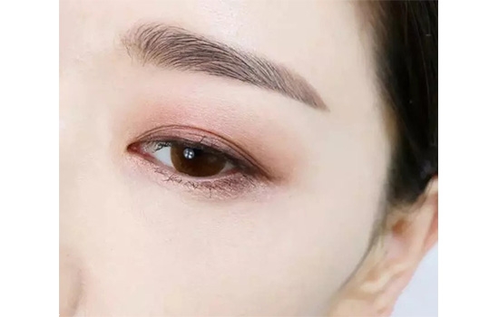 豆沙色眼妝怎么畫？超受歡迎的空氣眼妝畫法