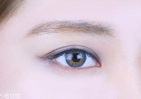 西柚色眼影怎么畫？教你畫高冷女神妝容