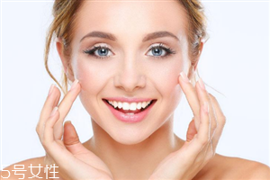 開眼角拆線后怎么清潔眼部？開眼角后可以適當(dāng)洗臉清潔
