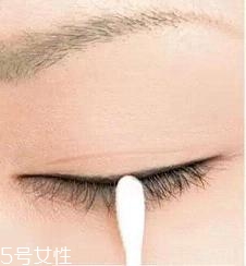 眼線液筆不出水怎么辦？畫眼線的常見誤區(qū)