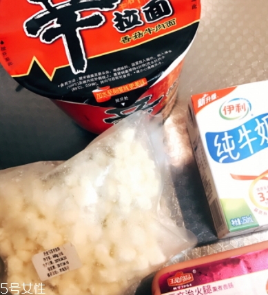 辛拉面和湯達(dá)人哪個(gè)好吃？