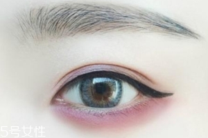 內(nèi)眼線一定要畫嗎？畫好睫毛根部