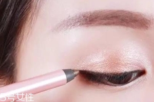 眼線怎么防止畫殘？分段畫不易錯(cuò)